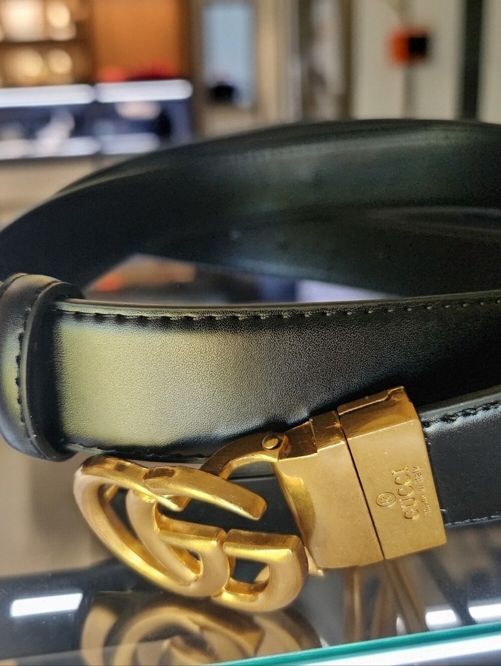 Gucci Black Leather Belt with Gold Double-G Buckle 32"-38" - Picture 4 of 5